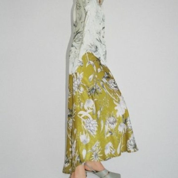 ZARA OLIVE GREEN pencil satin skirt - Picture 3 of 12